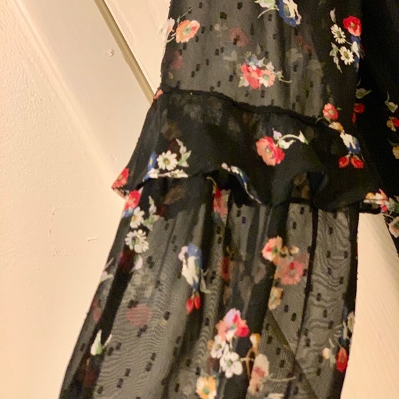 Like New Beautiful Everly Dress - Picture 4 of 7